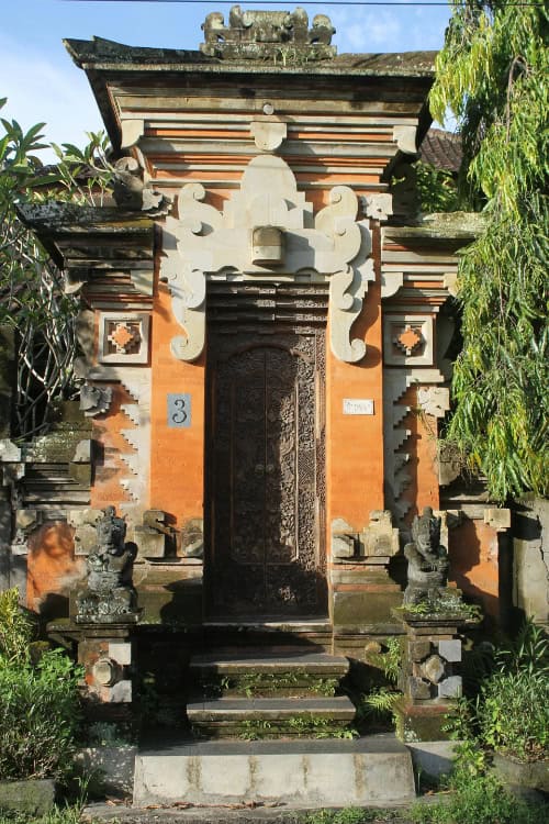 traditional balinese gateway