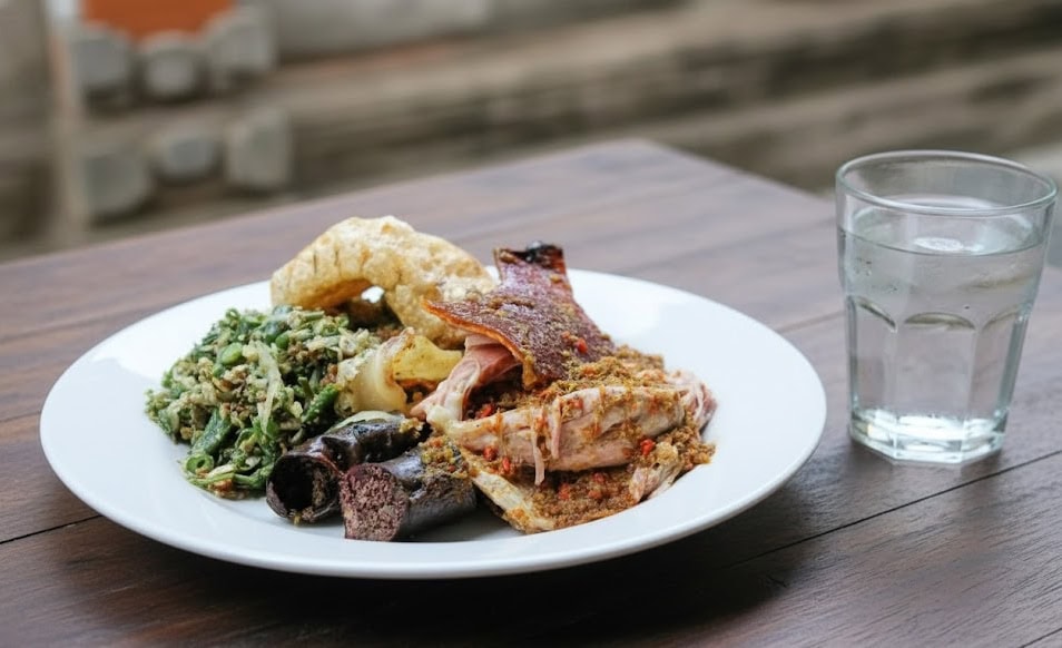 babi guling, balinese cuisine