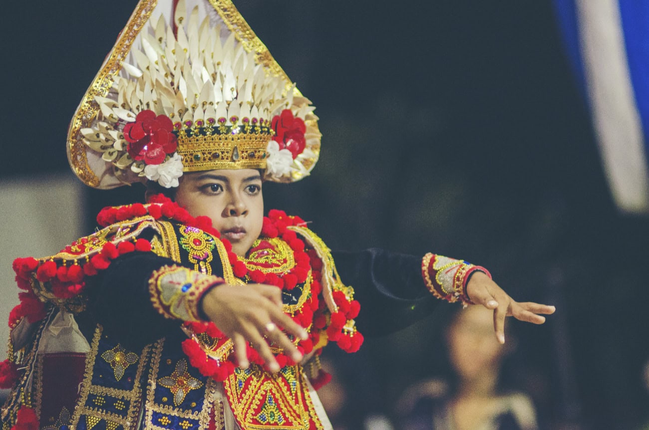 balinese dancing traditional dance and clothing